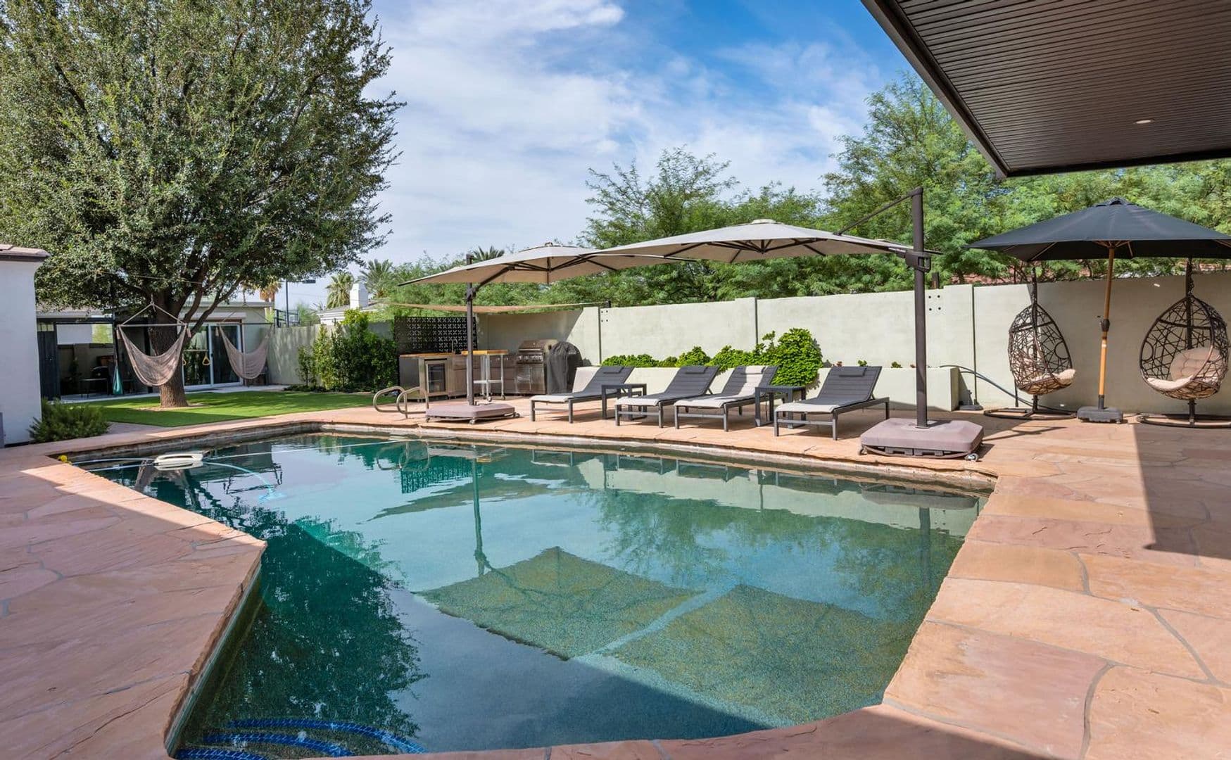 Paradise Valley House: 5228 N. 70th Pl