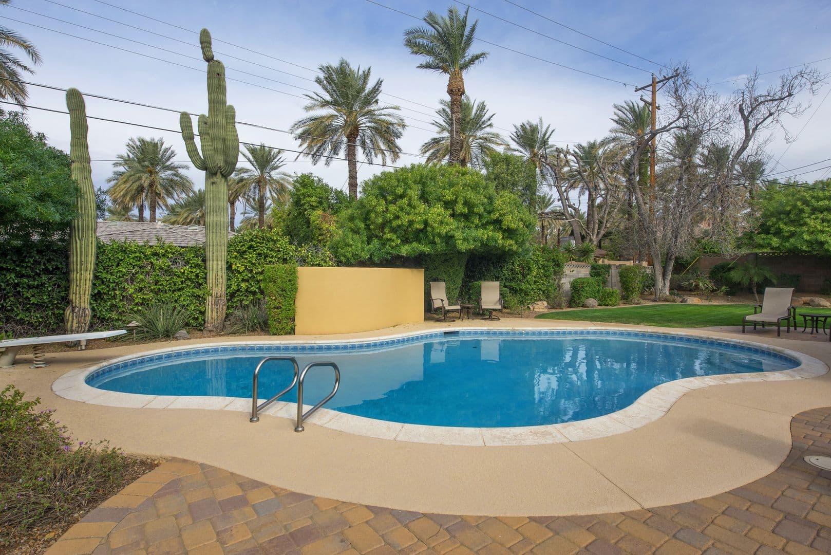 Phoenix House: 4406 N Dromedary Rd