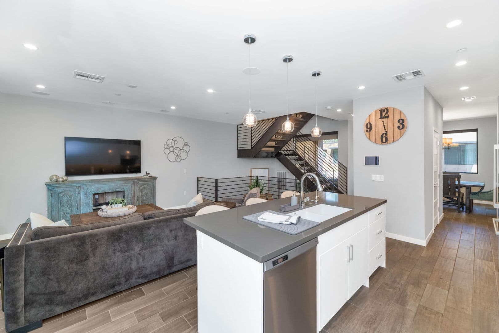 Scottsdale House: 6990 E. 6th St #1007