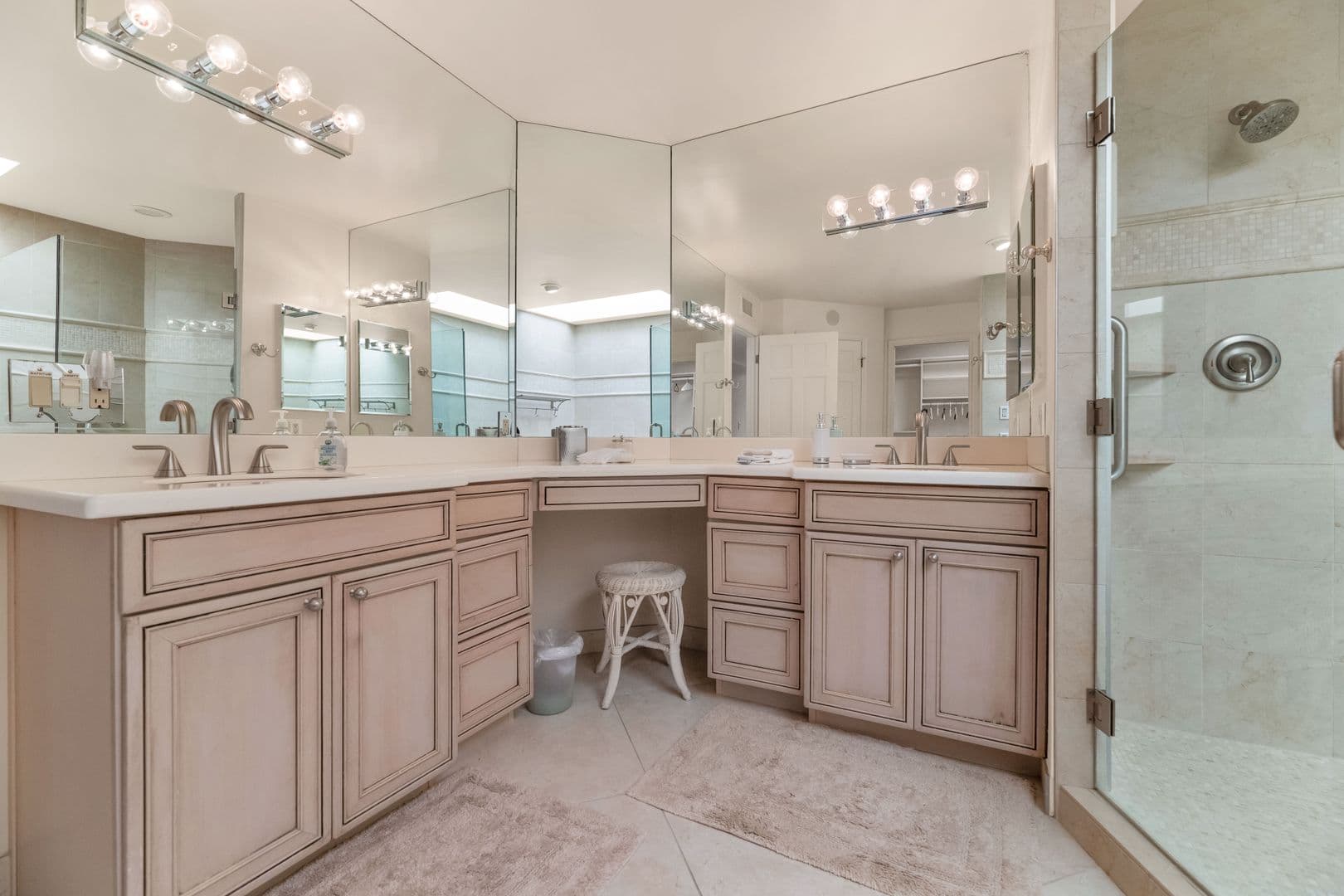 Phoenix House: 2626 E Arizona Biltmore Circle 32