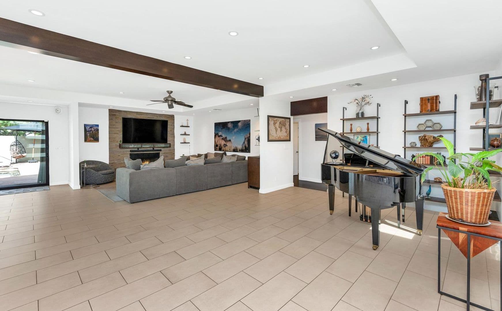 Paradise Valley House: 5228 N. 70th Pl