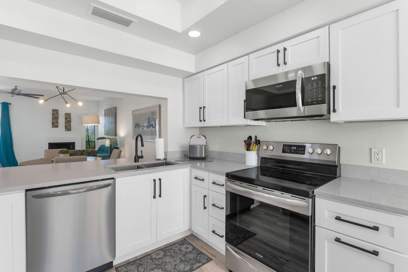 Phoenix House: 3037 E. Rose Lane