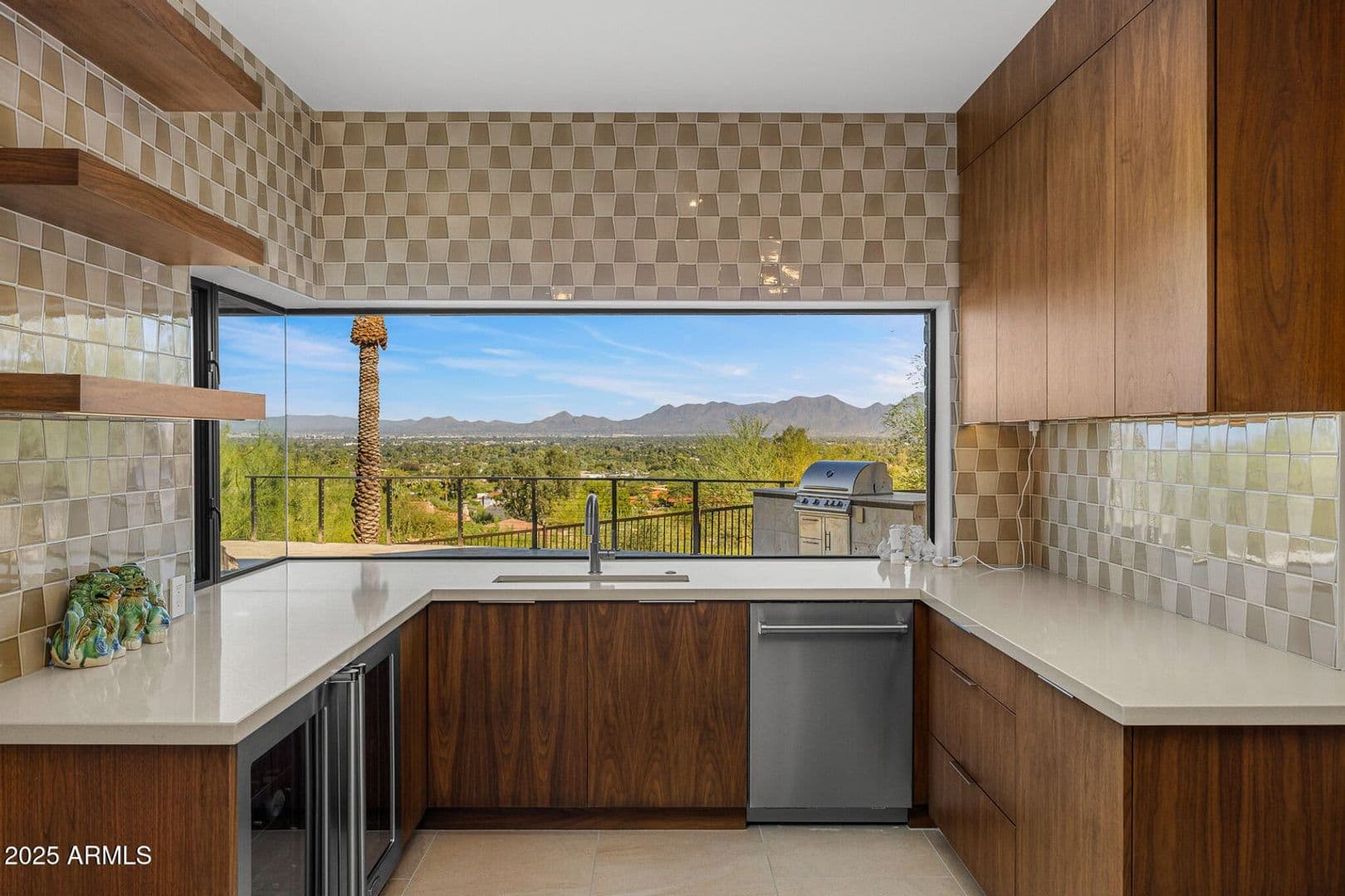 Paradise Valley House: 6331 E. Hummingbird Lane