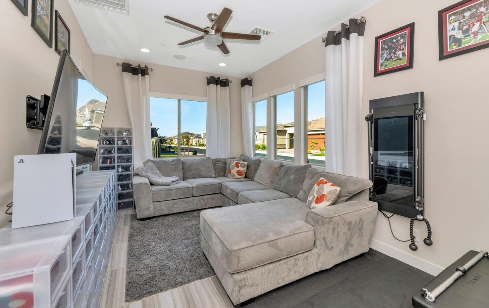 Phoenix House: 2855 E. Los Gatos