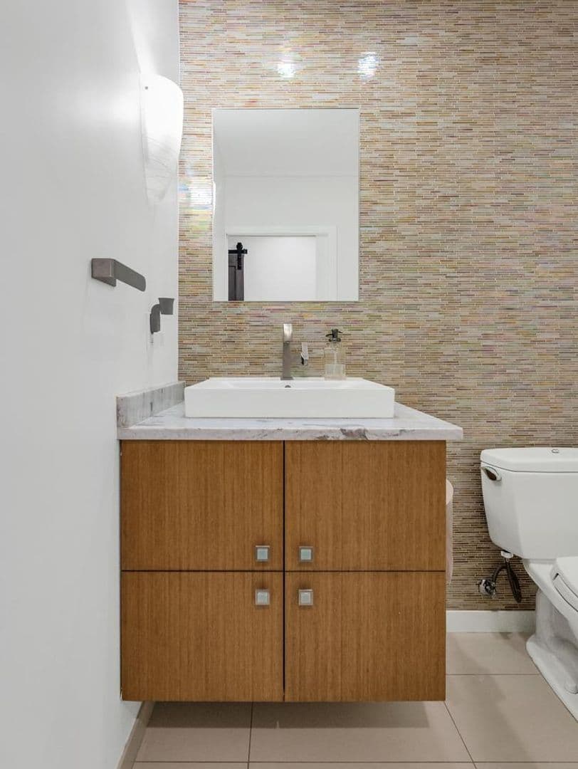 Paradise Valley House: 5228 N. 70th Pl