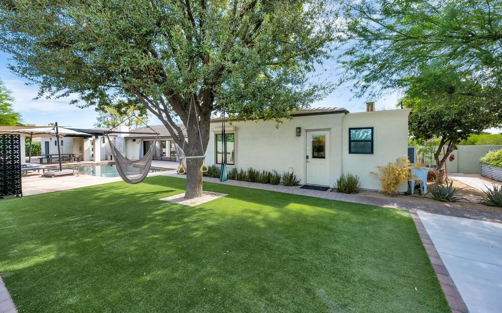 Paradise Valley House: 5228 N. 70th Pl