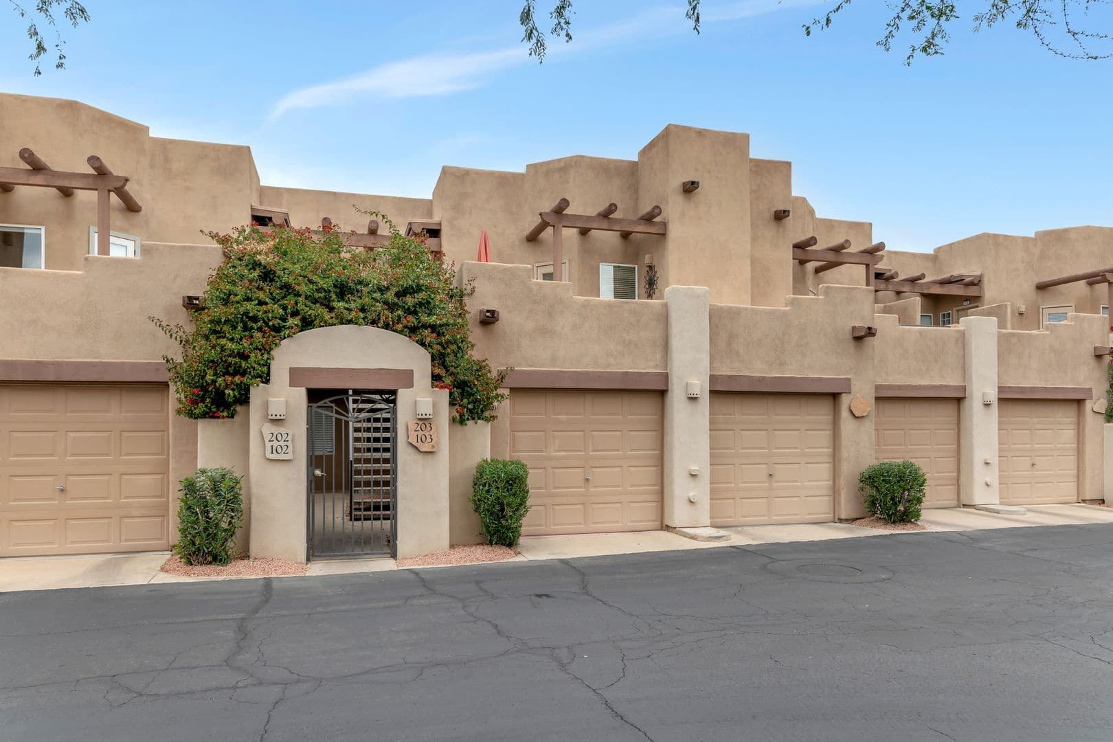 Scottsdale House: 7021 E Earll Dr #103