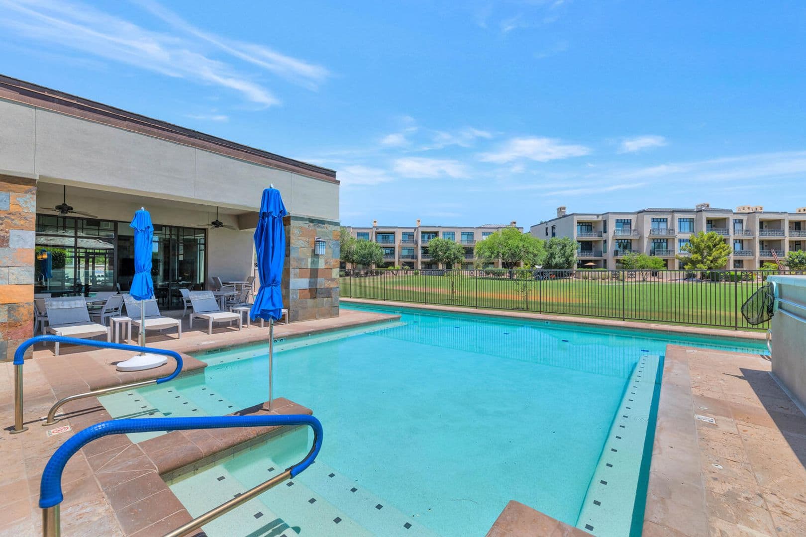 Phoenix House: 2 Biltmore Estates #101