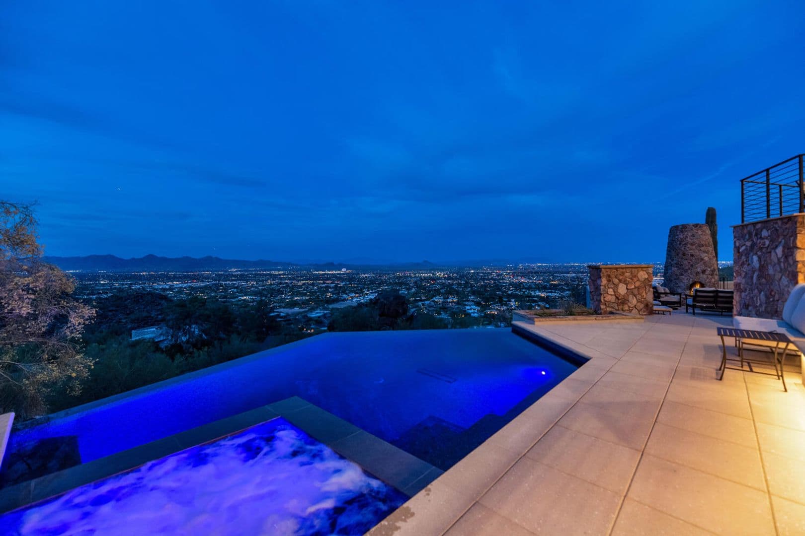 Paradise Valley House: 5810 E Cholla Ln