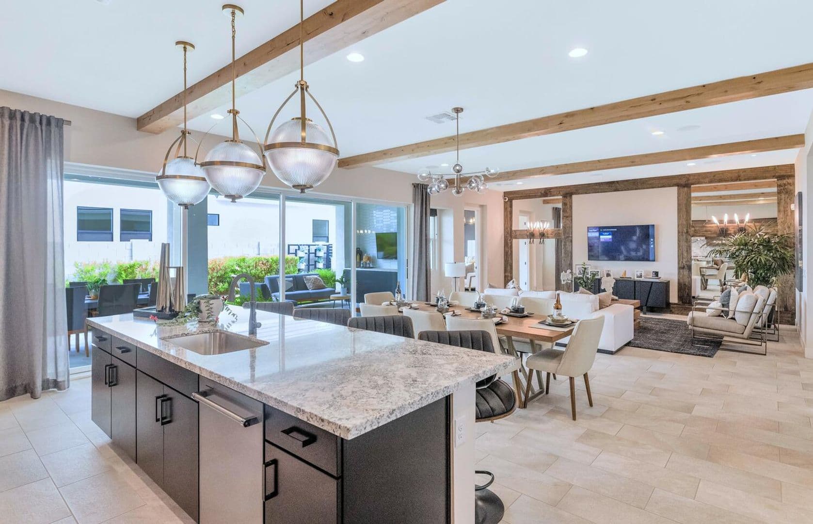 Mesa House: 10118 E Tesla Ave