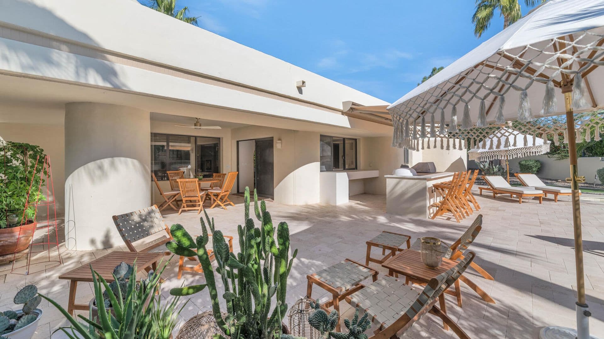 Scottsdale House: 9447 E. Calle De Valle Dr.