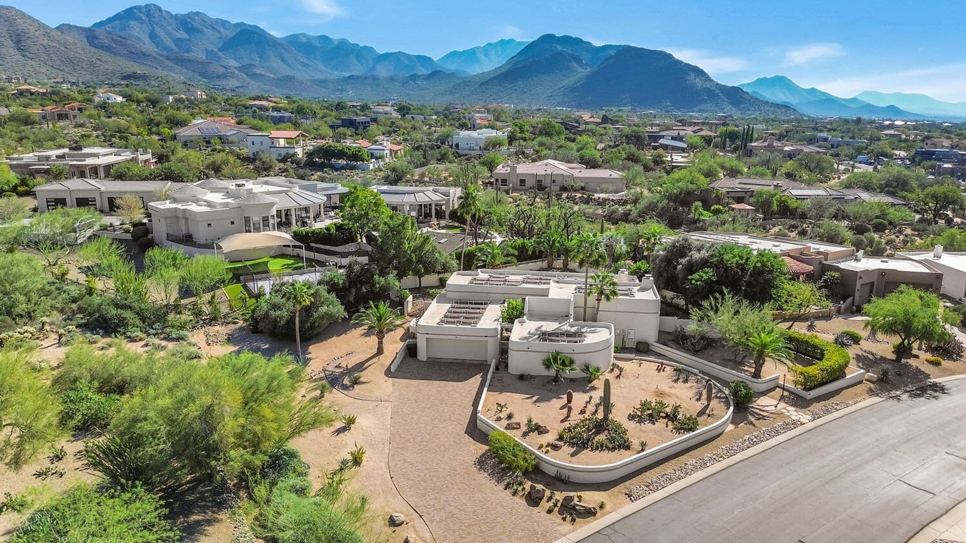 Scottsdale House: 9447 E. Calle De Valle Dr.