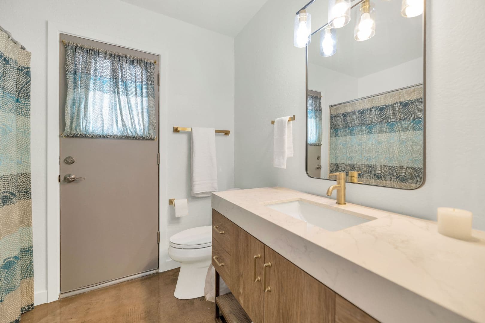 Tempe House: 1511 E. Edgewater Dr