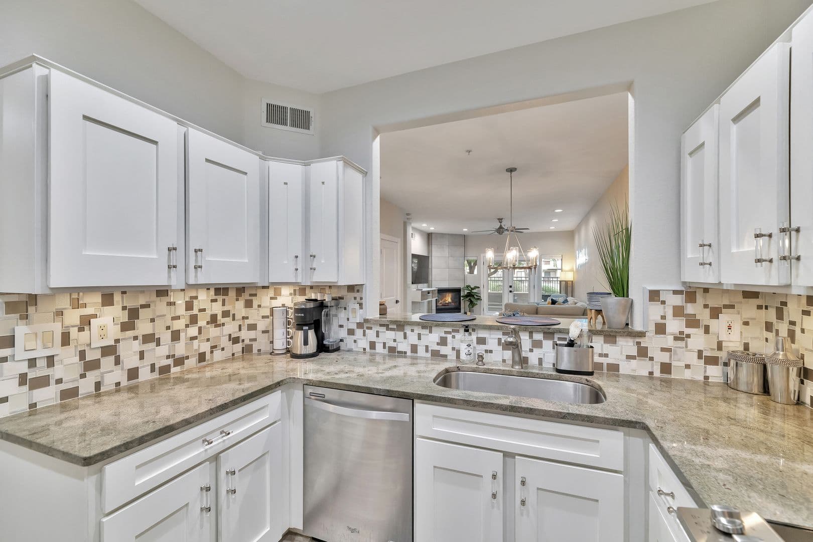 Scottsdale House: 7021 E Earll Dr #103