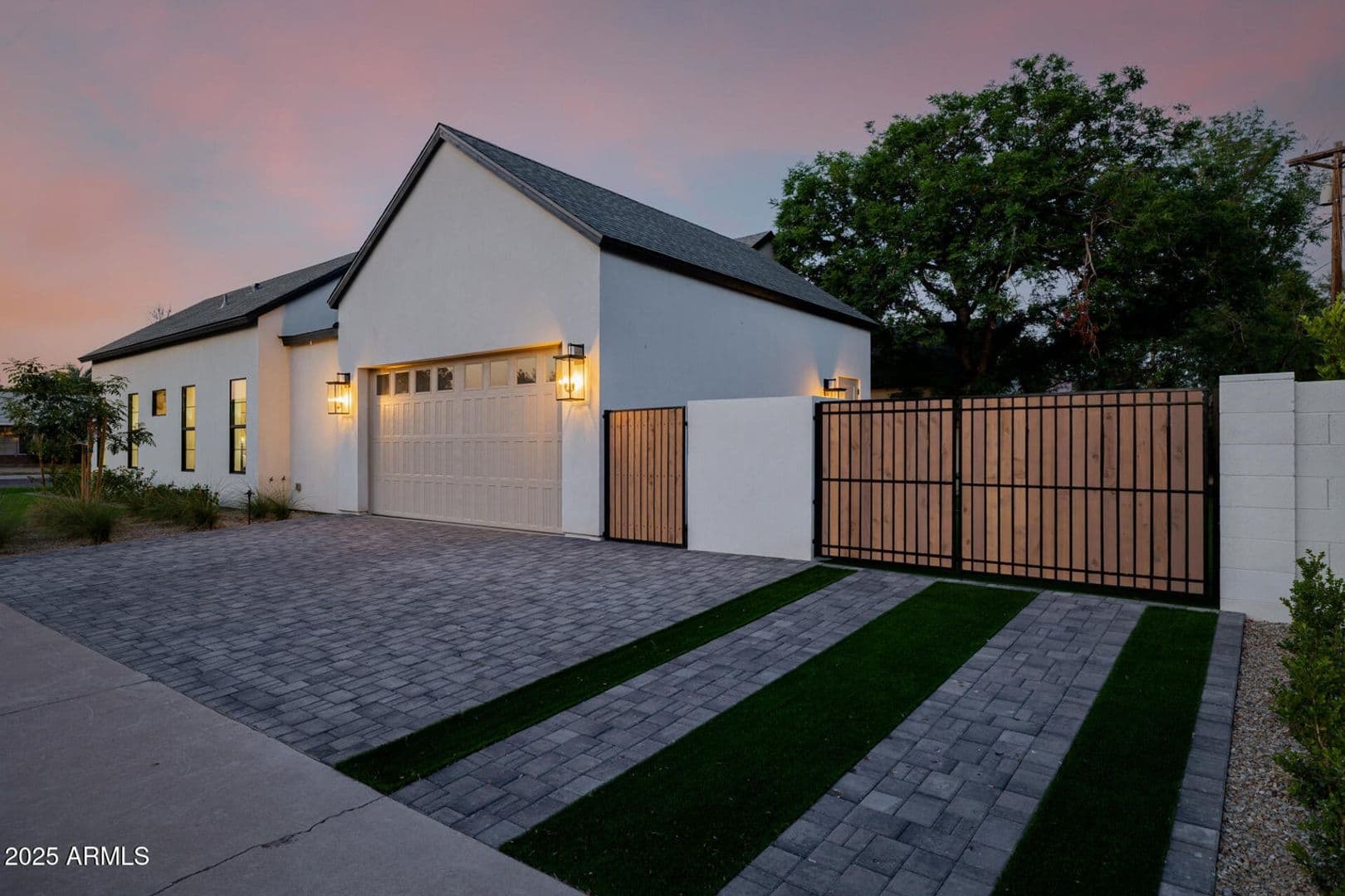 Phoenix House: 3301 E. Elm St