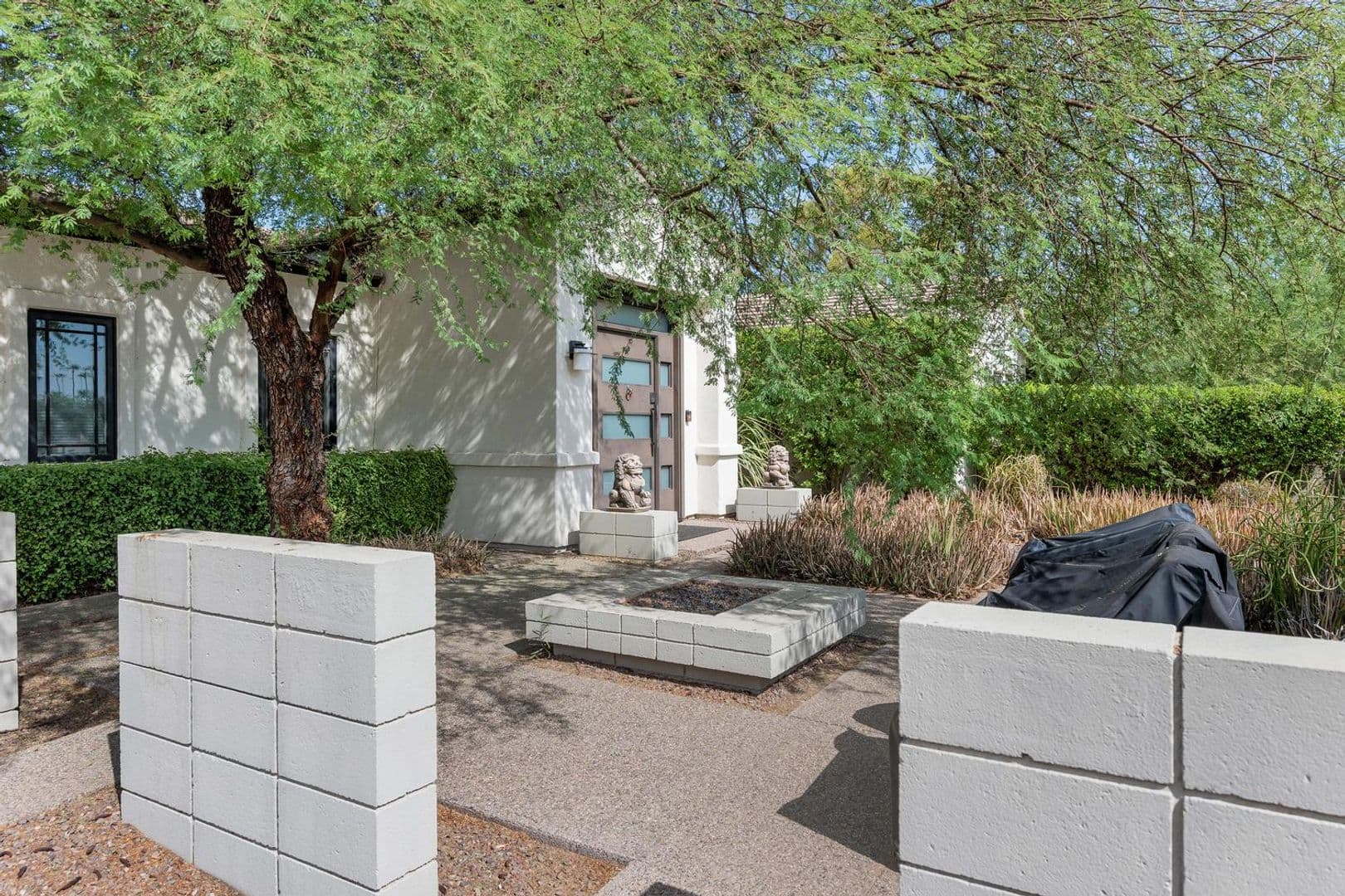 Paradise Valley House: 5228 N. 70th Pl