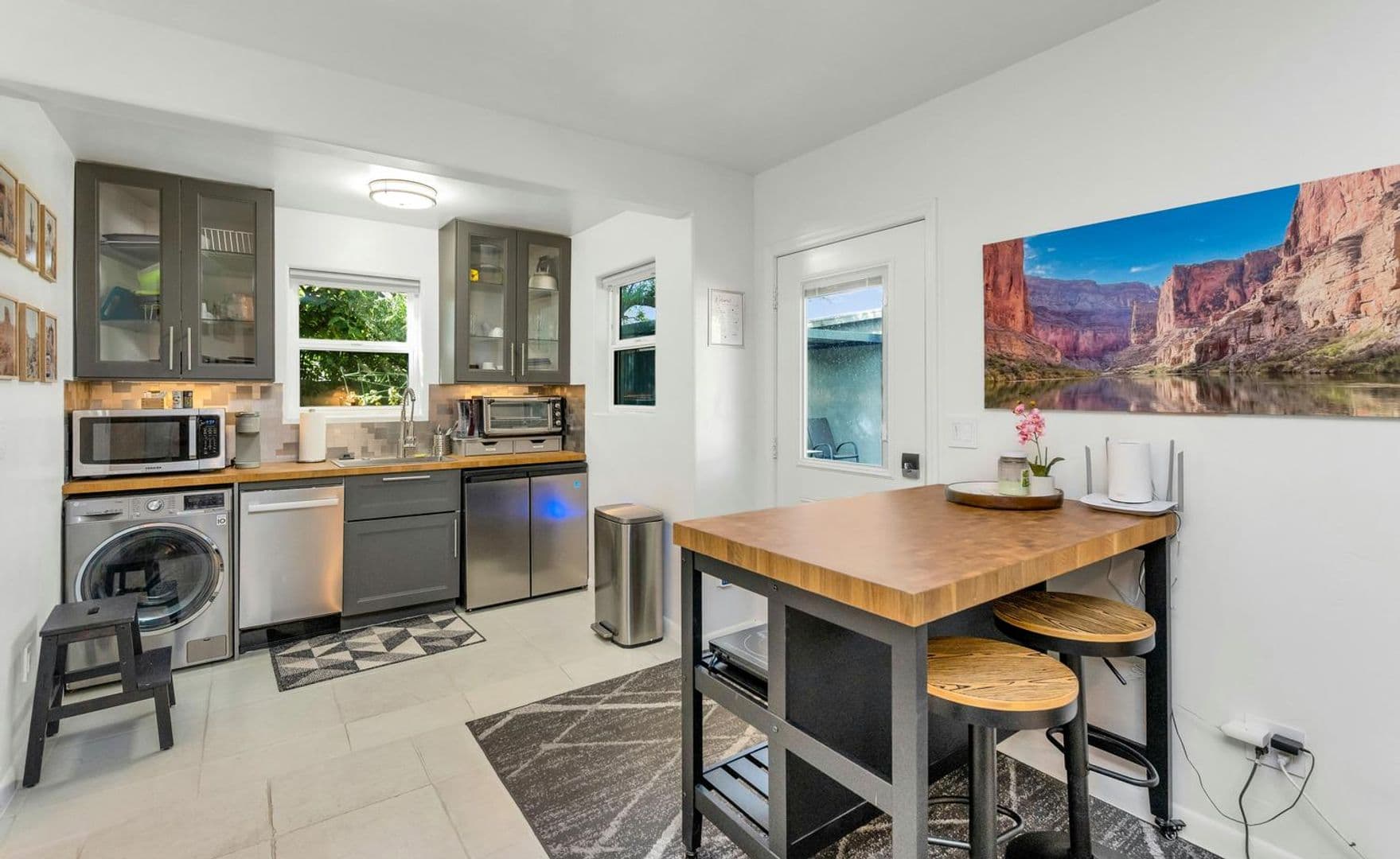 Paradise Valley House: 5228 N. 70th Pl