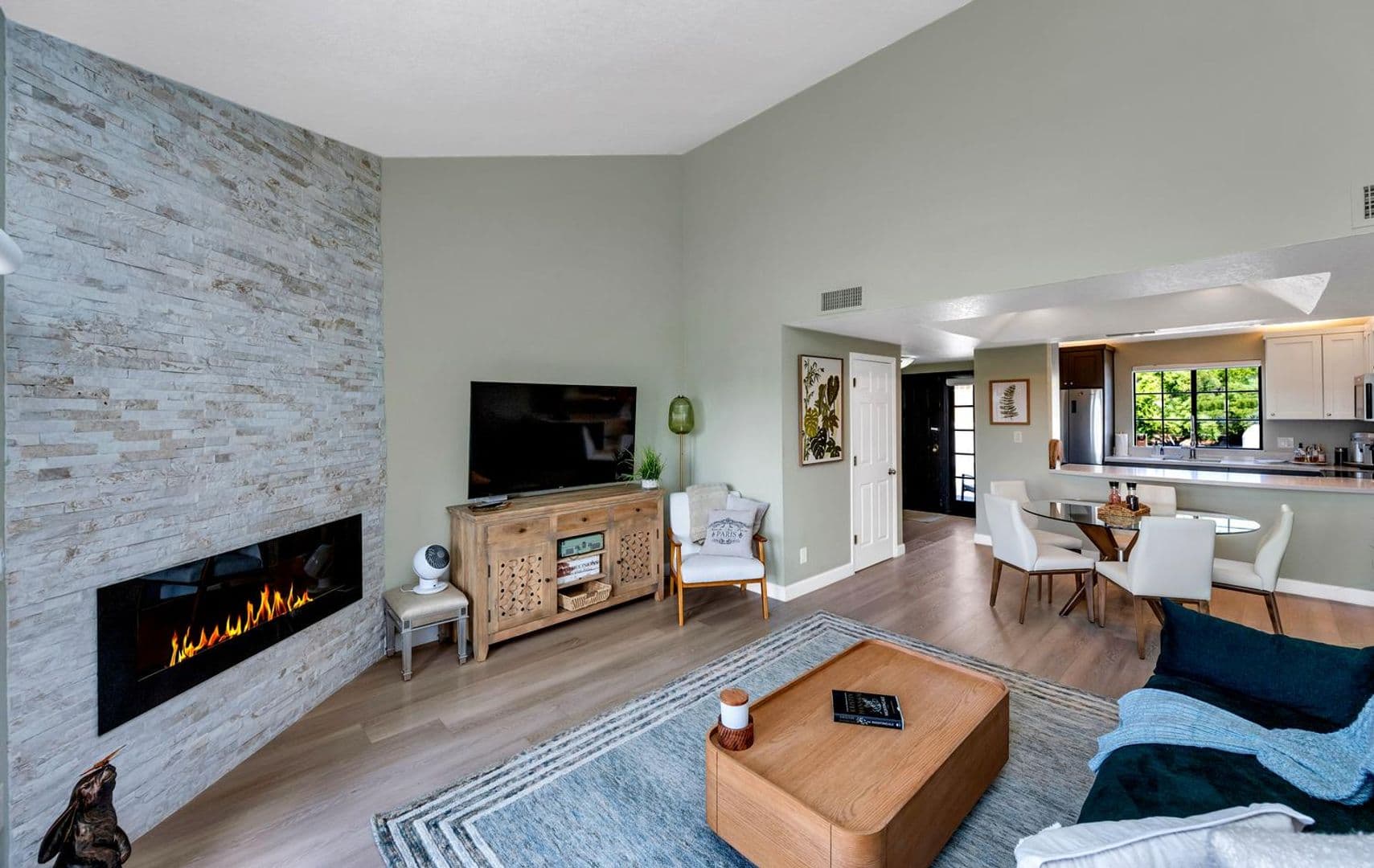 Phoenix House: 2939 E. Rose Lane