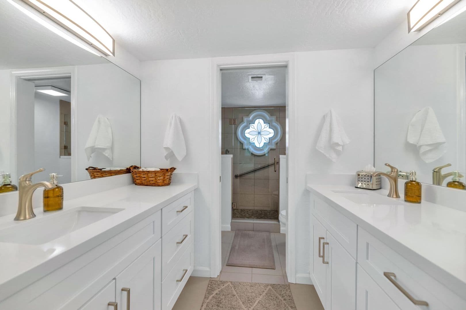 Scottsdale House: 7800 E. Lincoln Dr. #2023