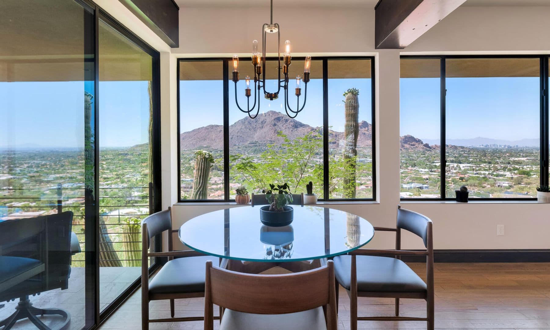 Paradise Valley House: 5800 E. Glen Dr