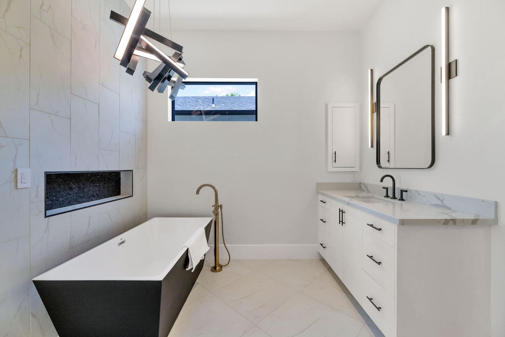 Phoenix House: 4216 E Hazelwood St
