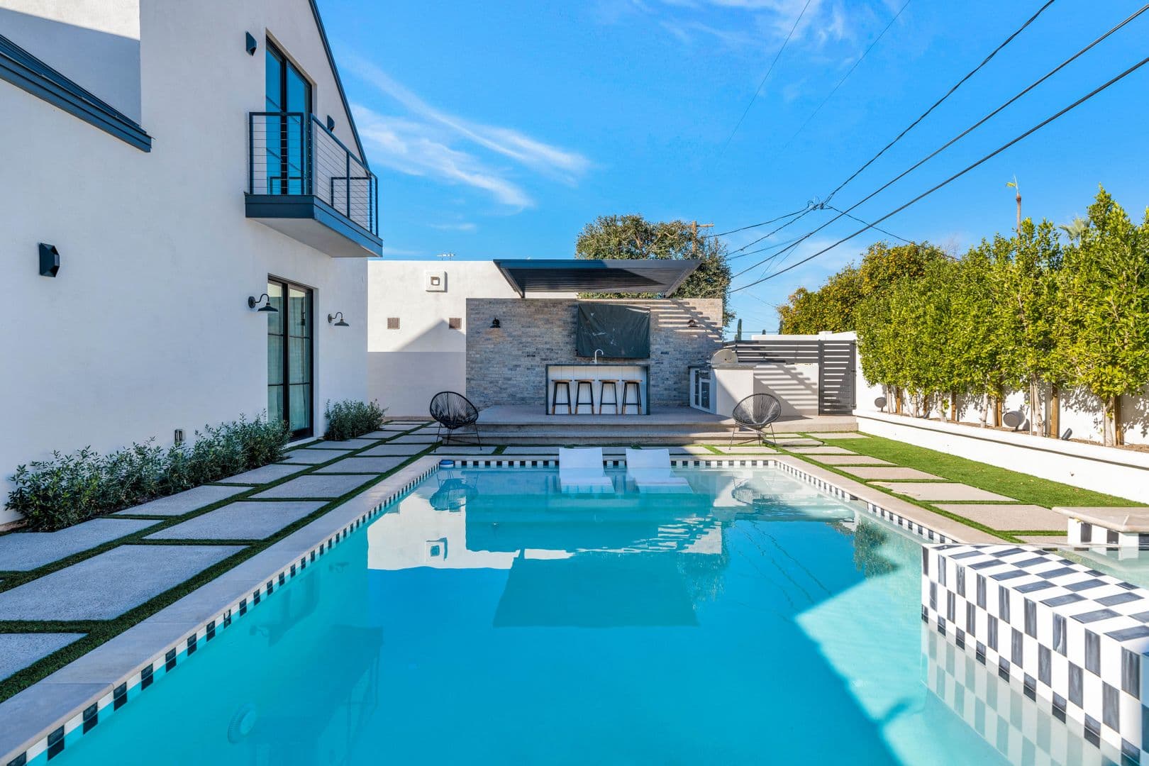 Phoenix House: 4216 E Hazelwood St