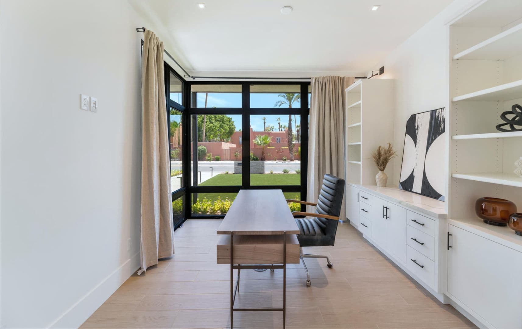 Phoenix House: 4216 E Hazelwood St