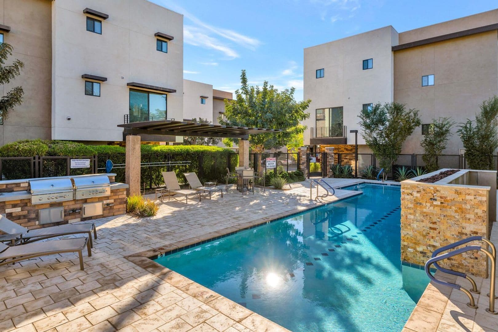 Scottsdale House: 6990 E. 6th St #1007