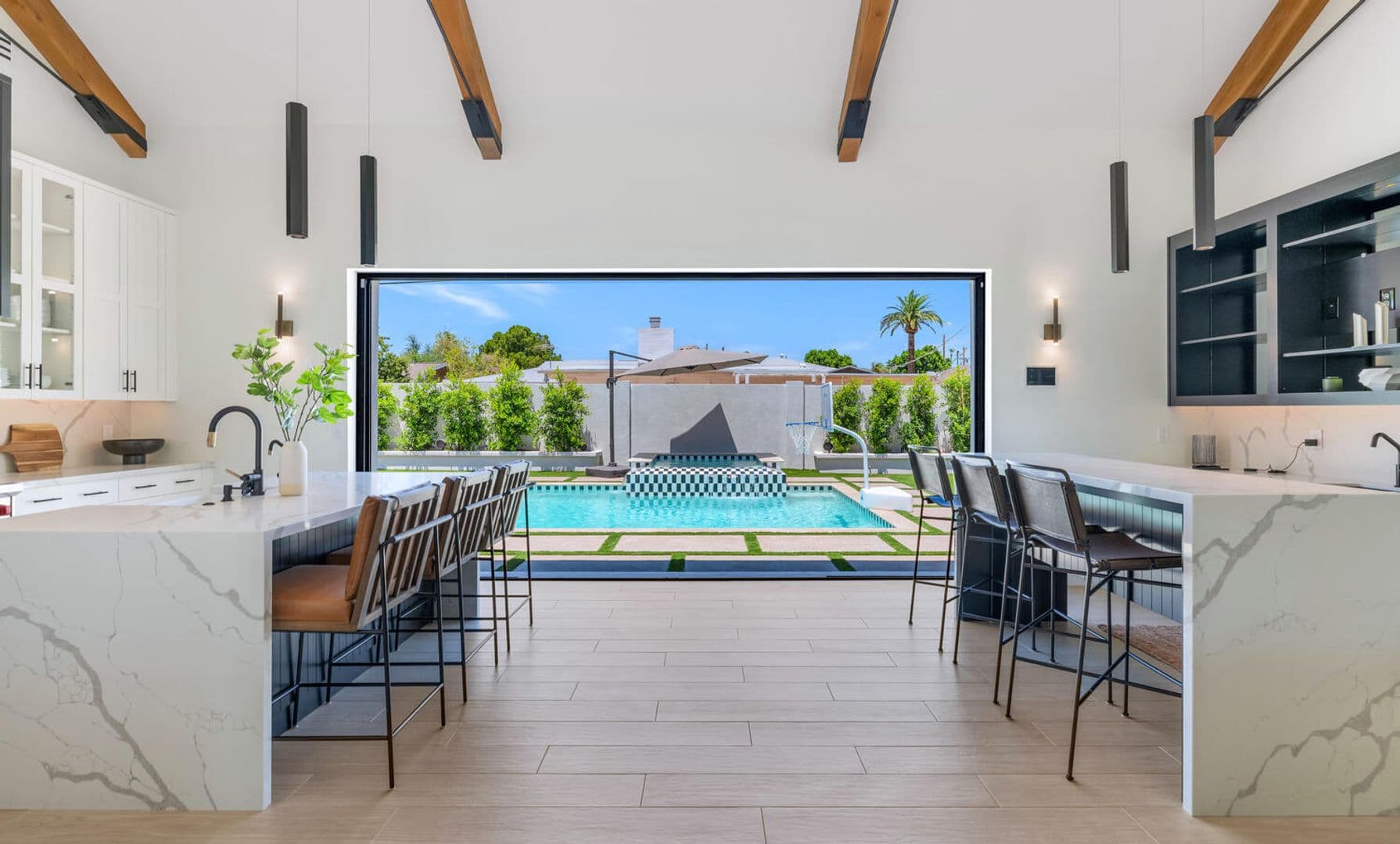 Phoenix House: 4216 E Hazelwood St