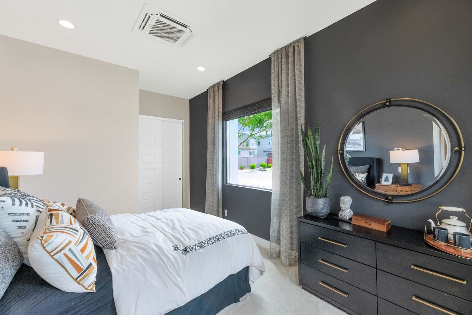 Mesa House: 10118 E Tesla Ave