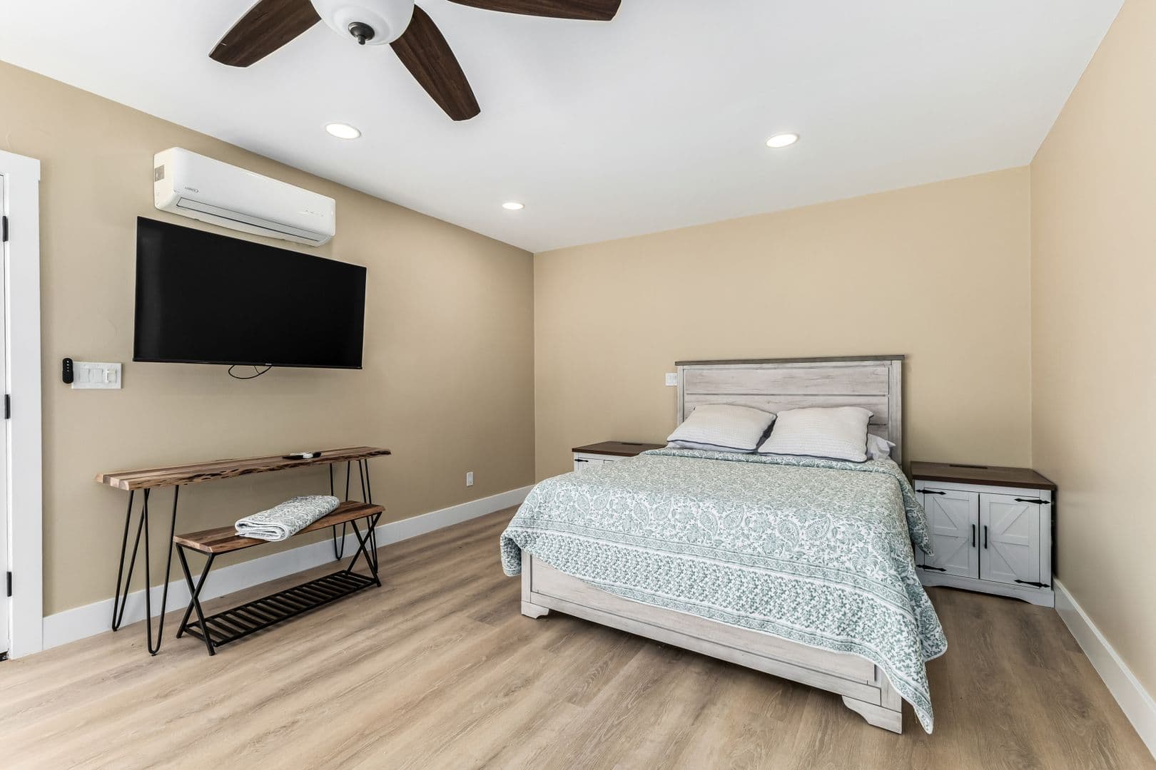 Scottsdale House: 11832 N. Oakhurst Way