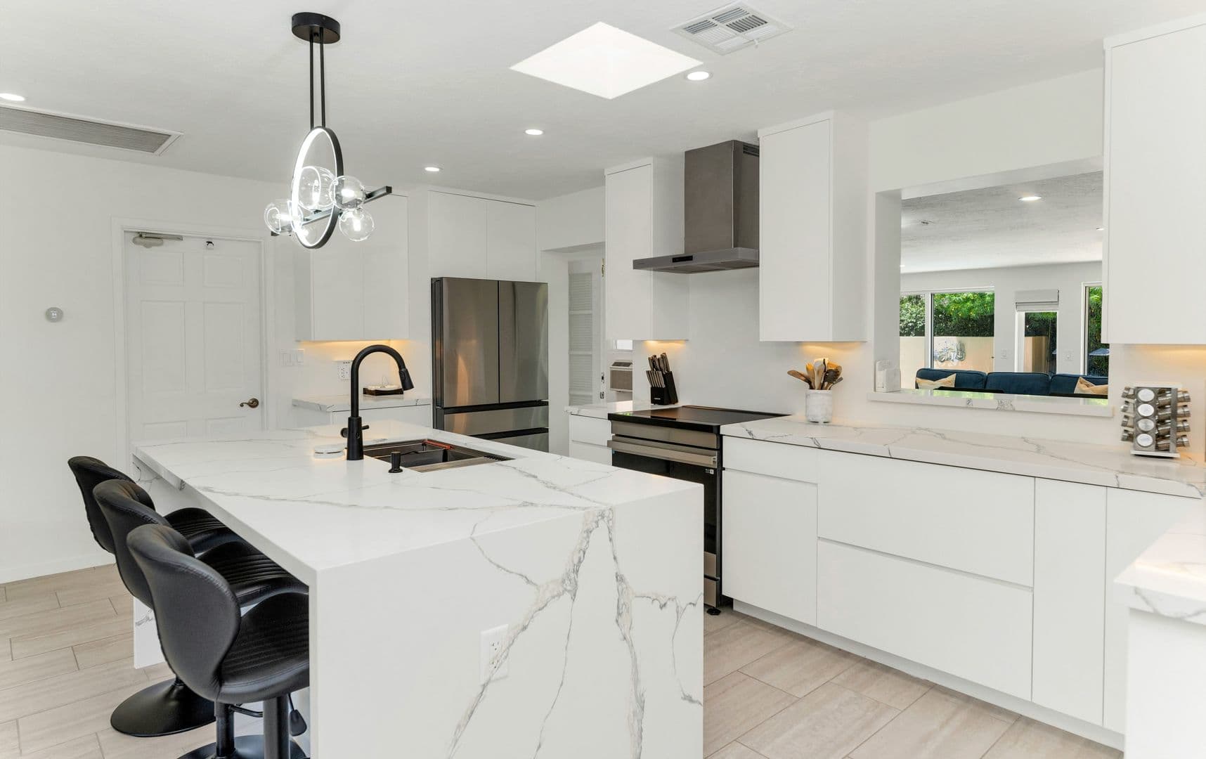 Phoenix House: 4406 N Dromedary Rd