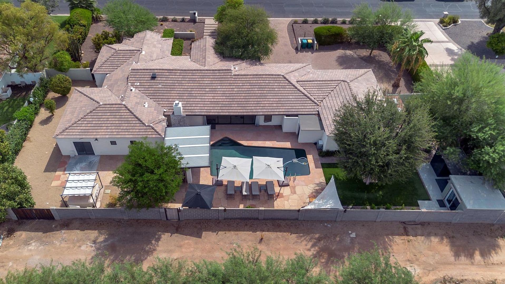 Paradise Valley House: 5228 N. 70th Pl