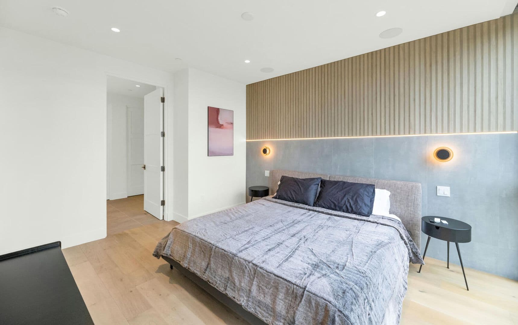 Scottsdale House: 5000 N Camelback Ridge Rd. #102