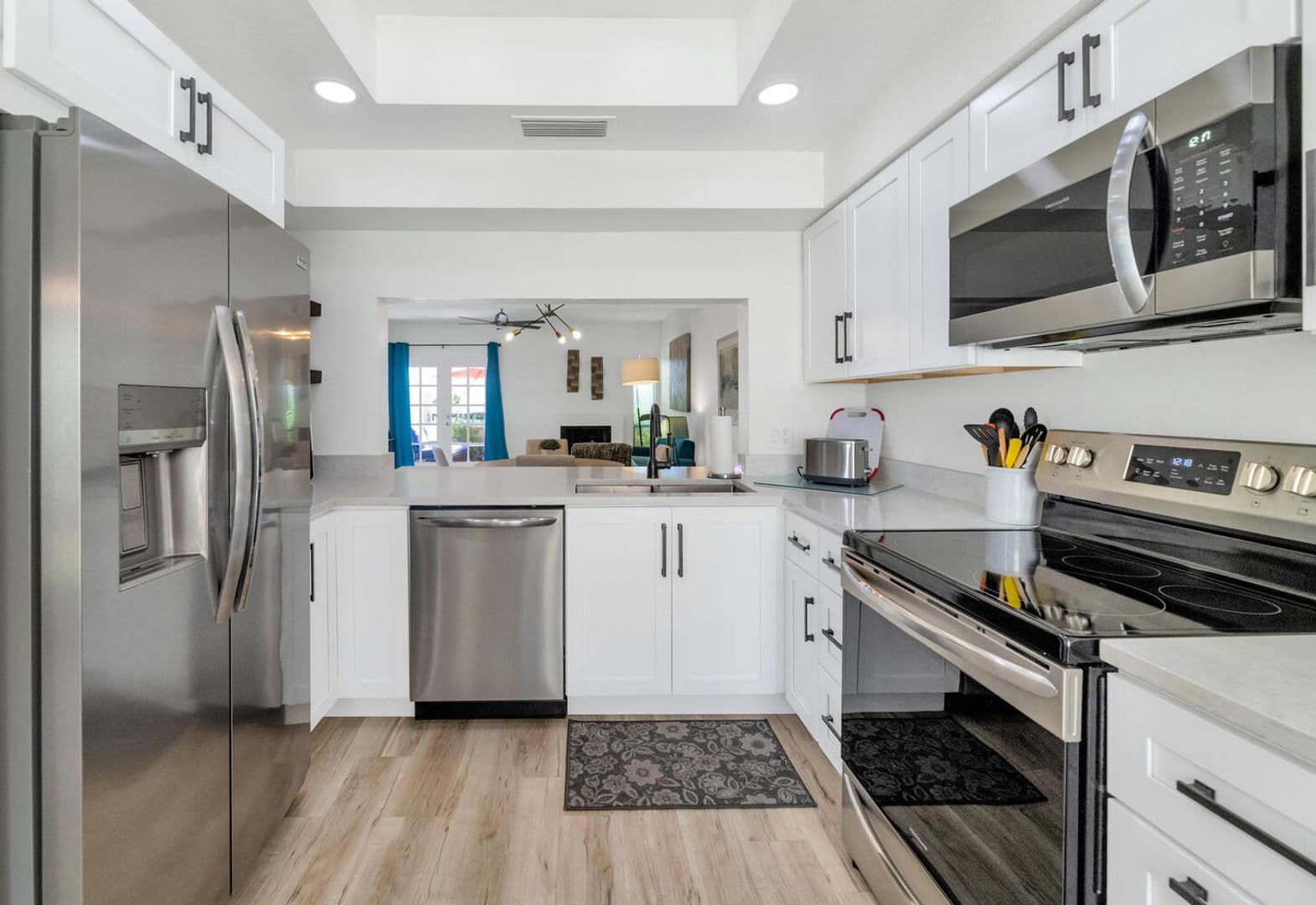 Phoenix House: 3037 E. Rose Lane