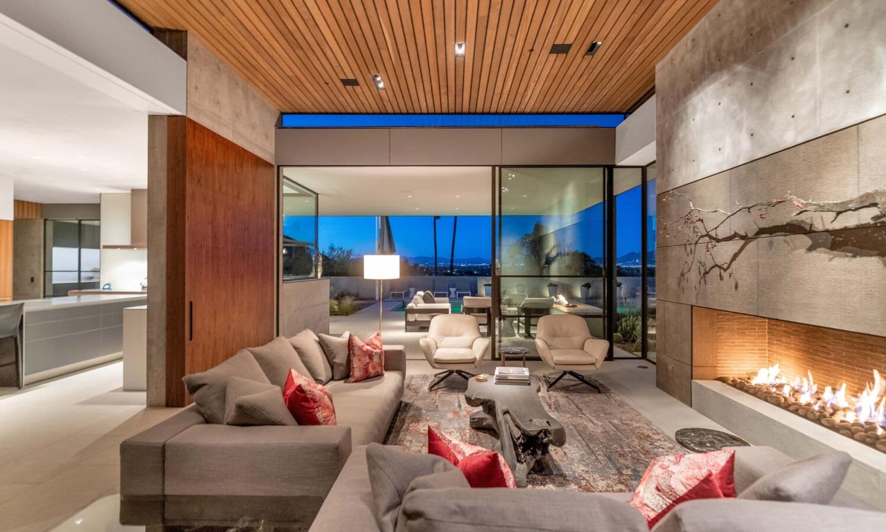 Paradise Valley House: 4446 E. Mockingbird Lane
