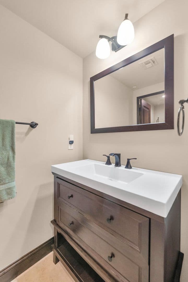 Paradise Valley House: 5800 E. Glen Dr