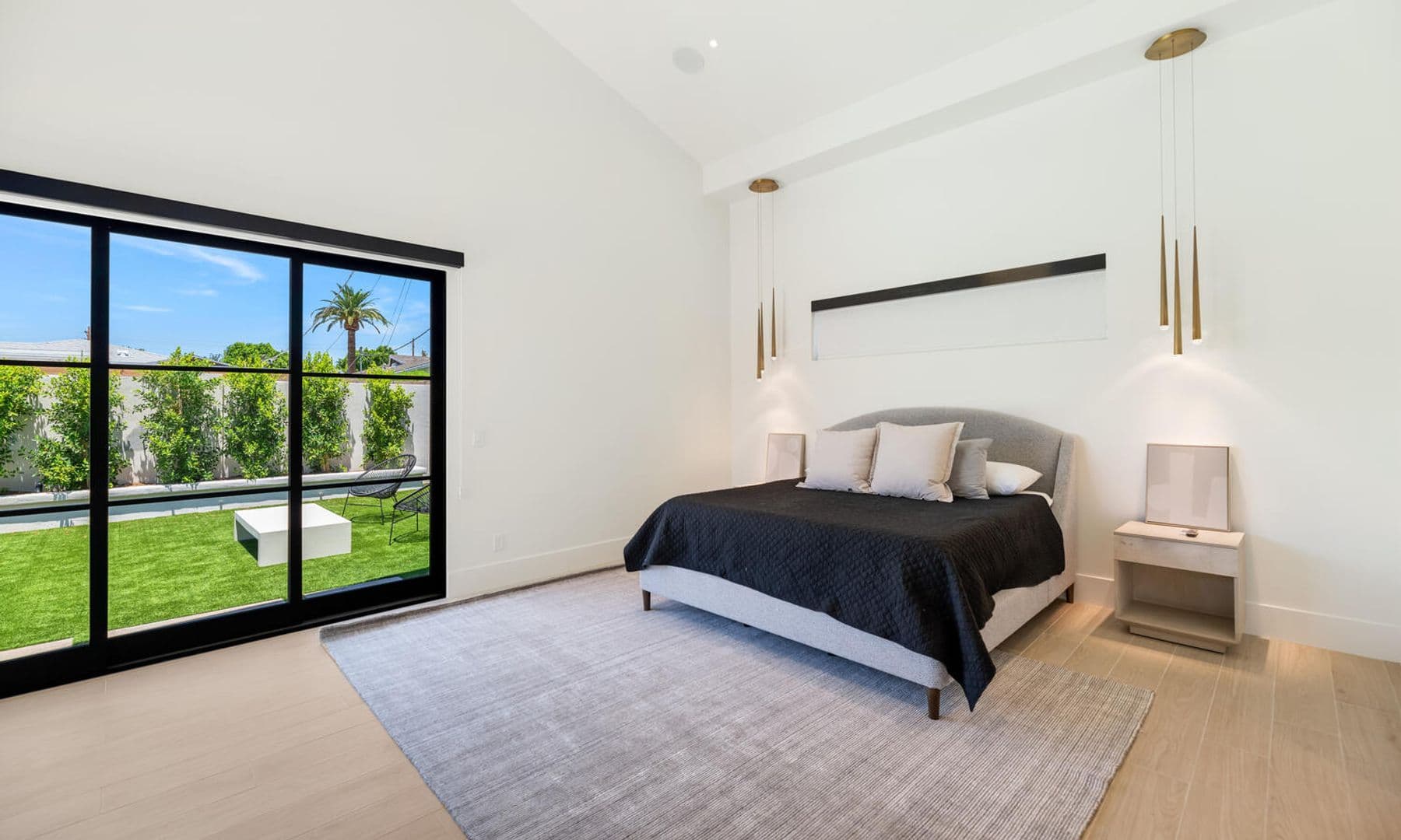 Phoenix House: 4216 E Hazelwood St
