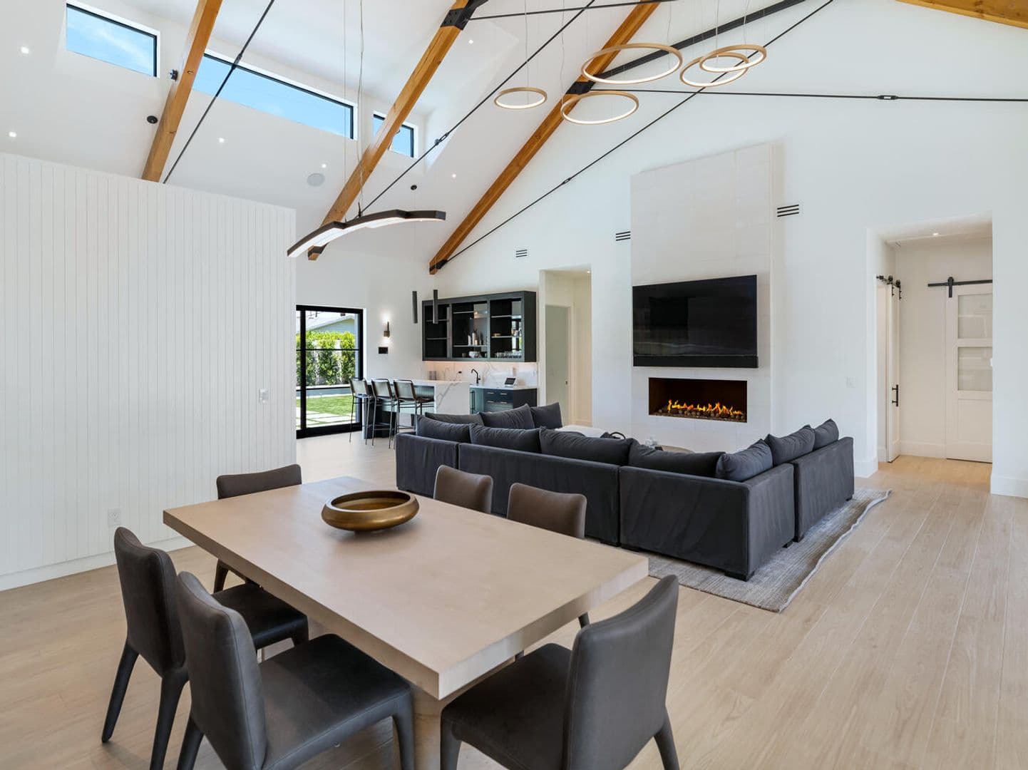 Phoenix House: 4216 E Hazelwood St