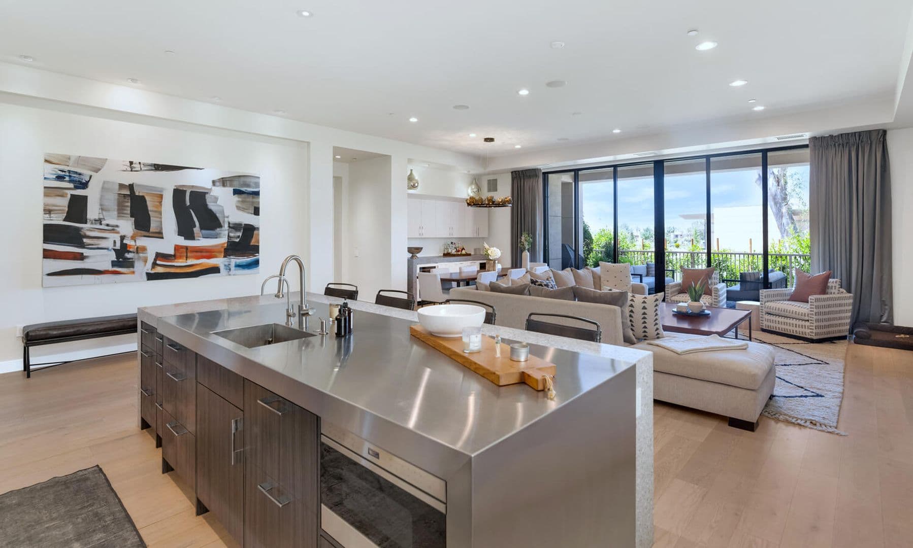 Phoenix House: 2 Biltmore Estates #101
