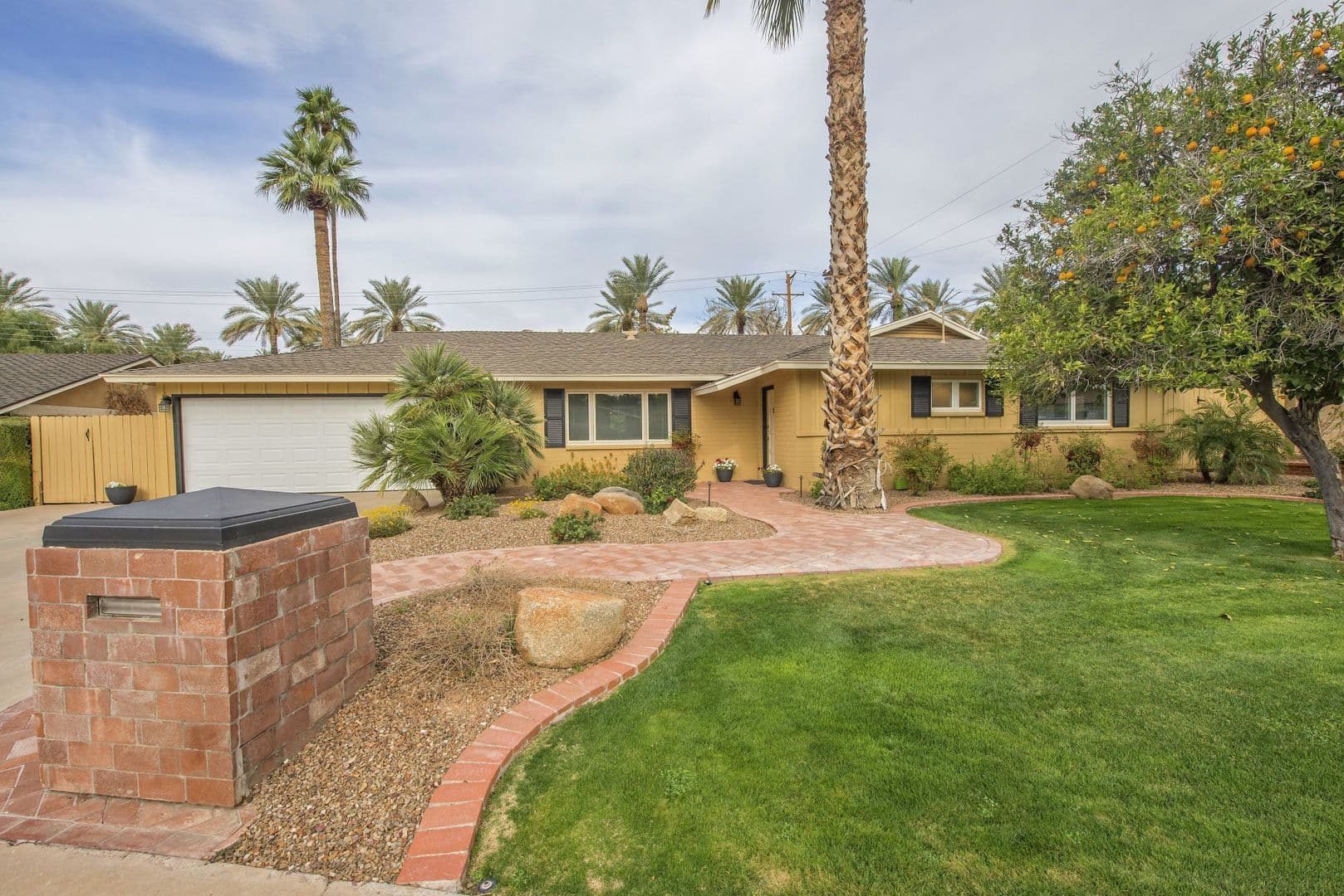 Phoenix House: 4406 N Dromedary Rd
