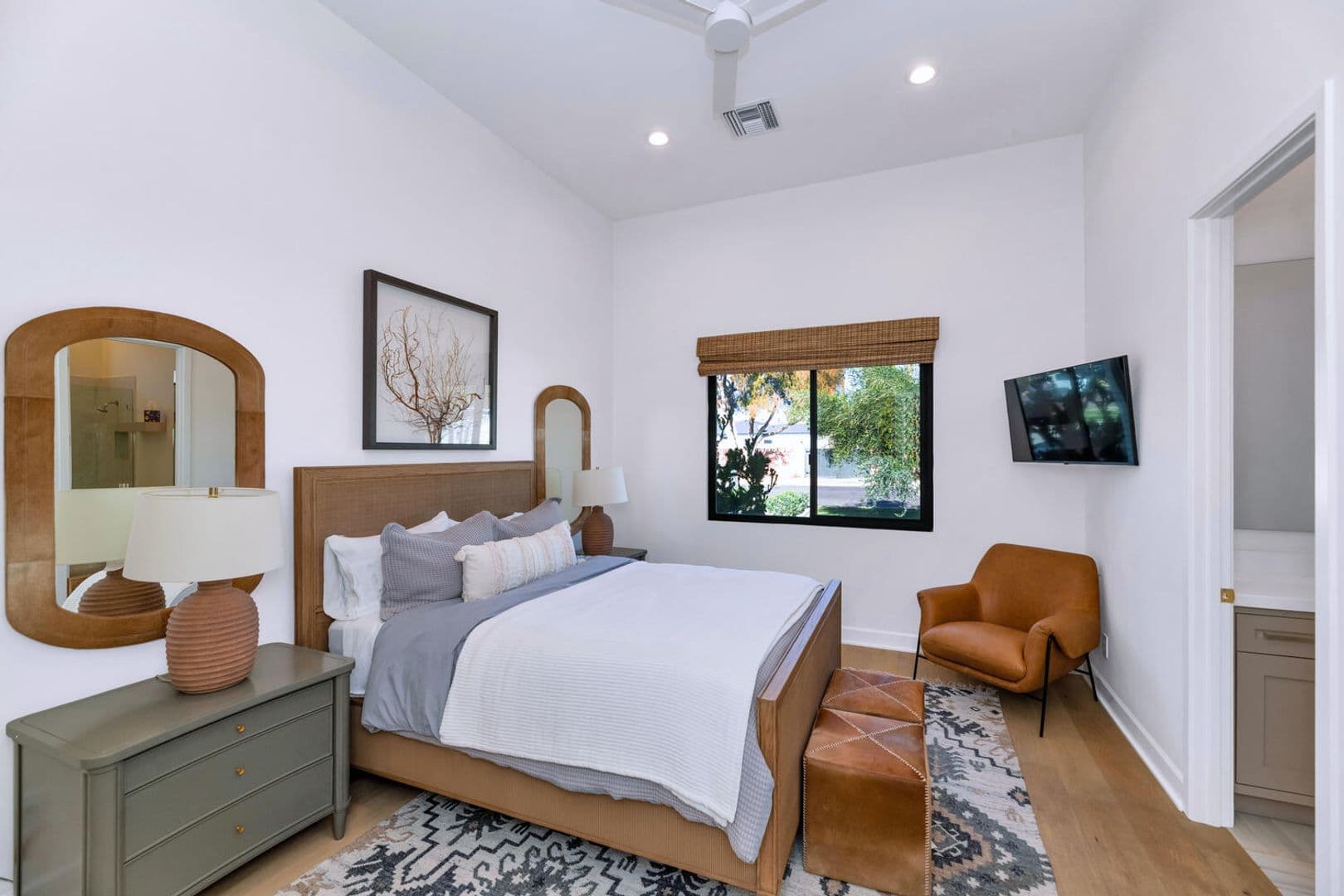 Phoenix House: 4147 E. Clarendon Ave