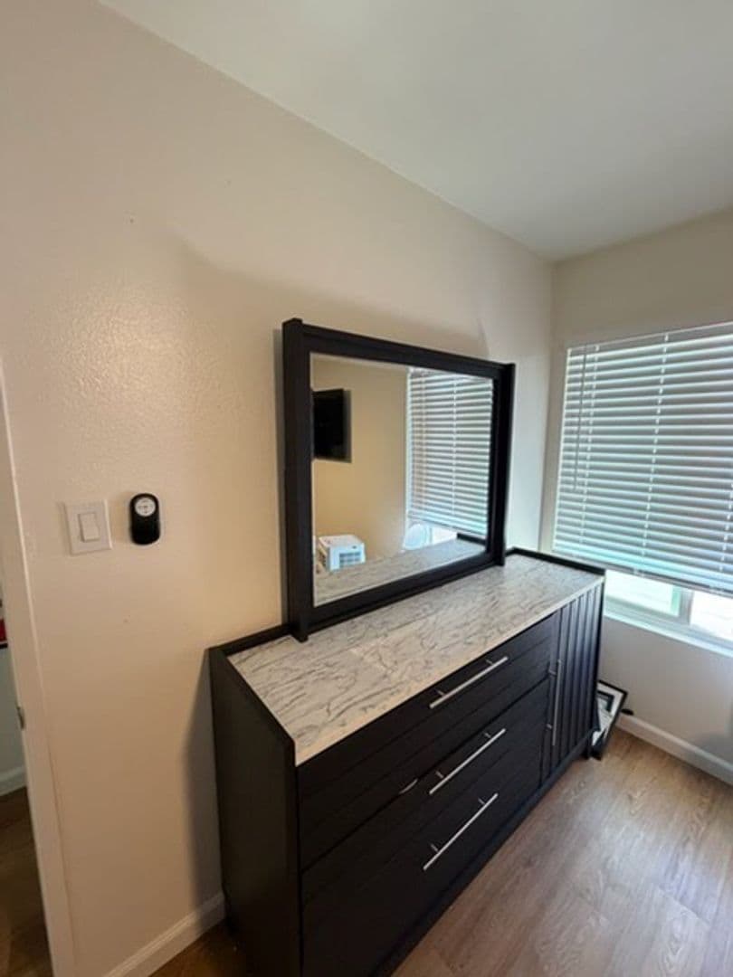 Huntington Beach Apartment: 302 8th St