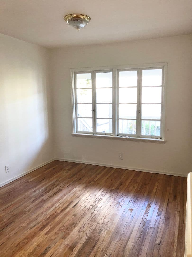 Laguna Beach Apartment: 570 Cypress Dr