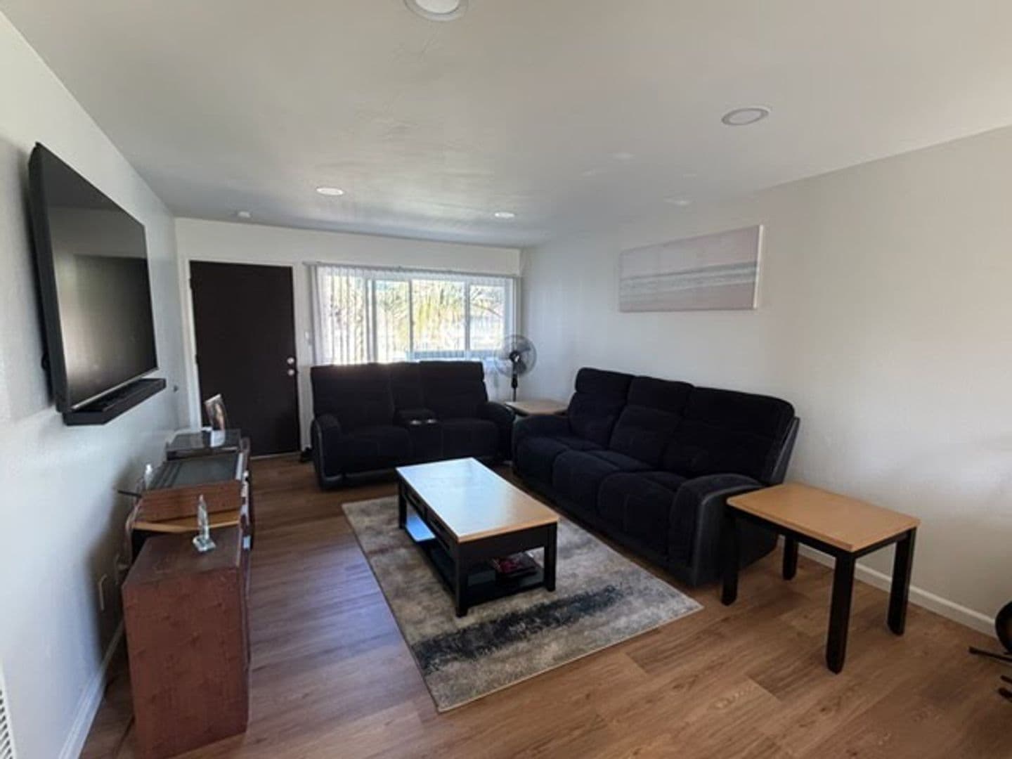 Huntington Beach Apartment: 302 8th St