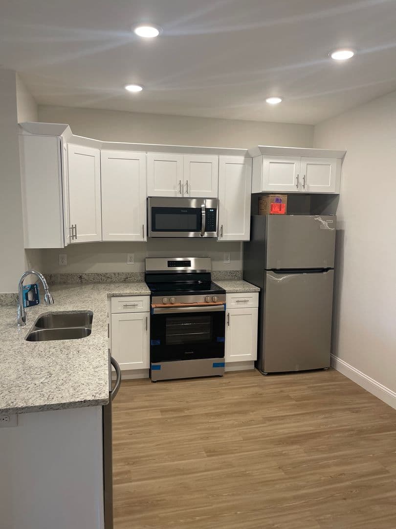 Bowling Green Apartment: 155 Megan Court #1
