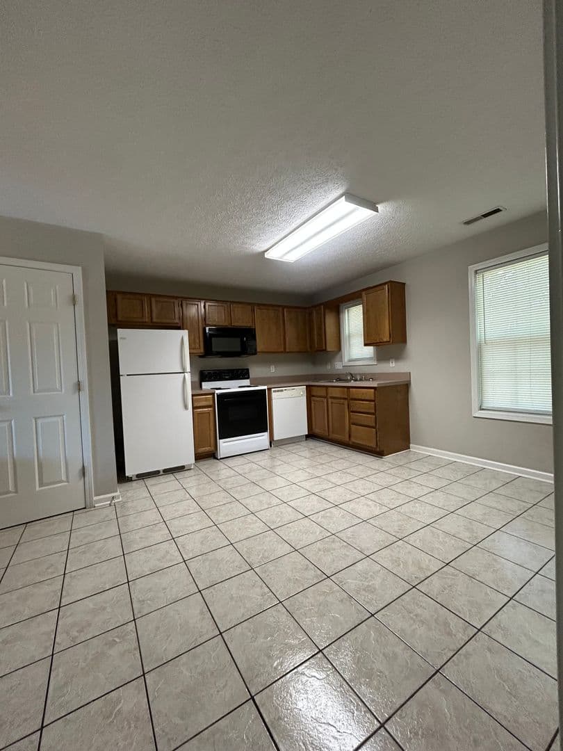 Bowling Green Apartment: 1329 Scottsville Road