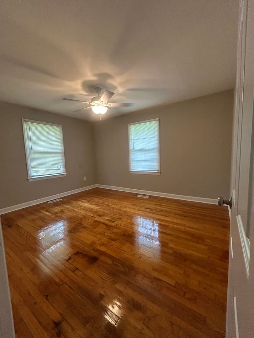 Bowling Green House: 1425 Parkhurst