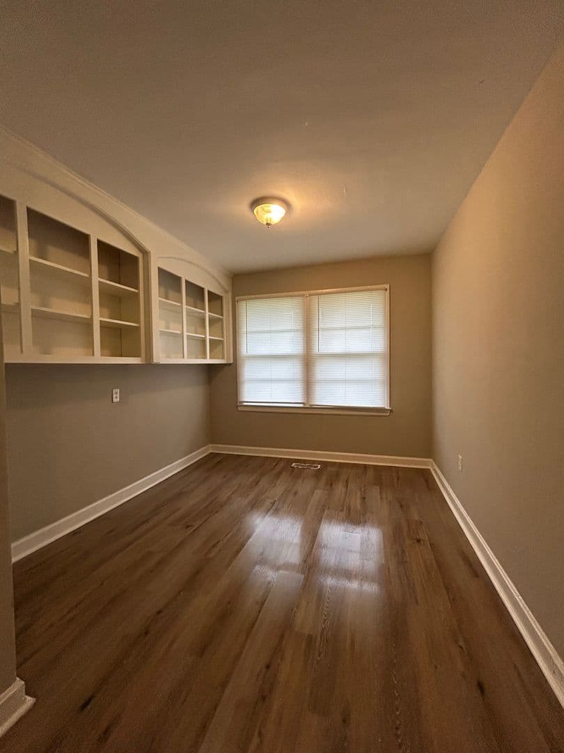 Bowling Green House: 1425 Parkhurst