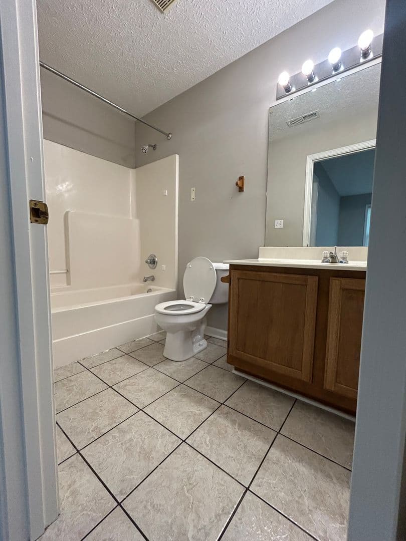 Bowling Green Apartment: 1329 Scottsville Road